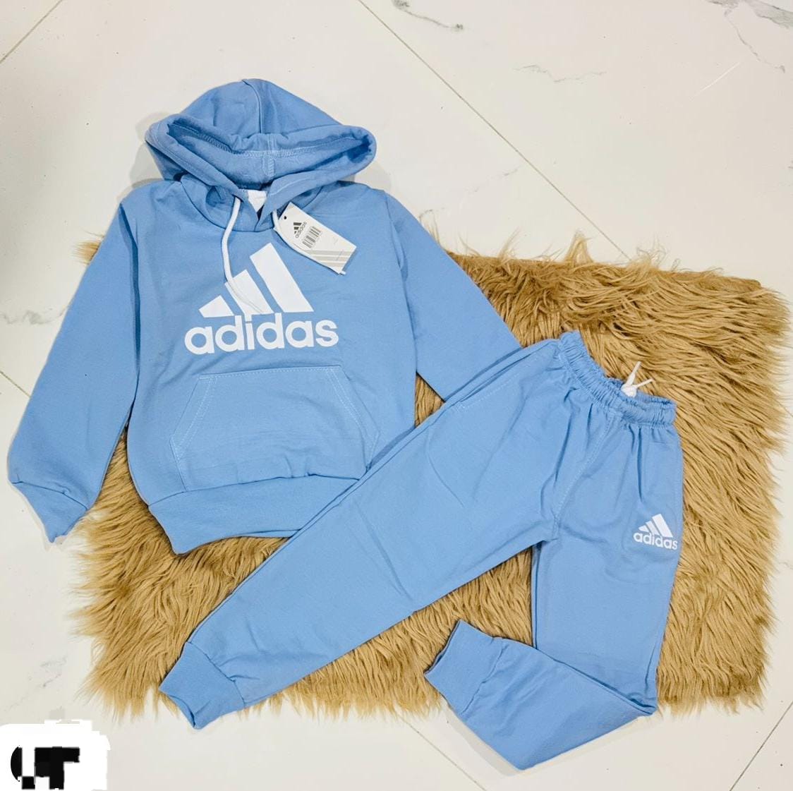 110 Azul Claro (Adidas)