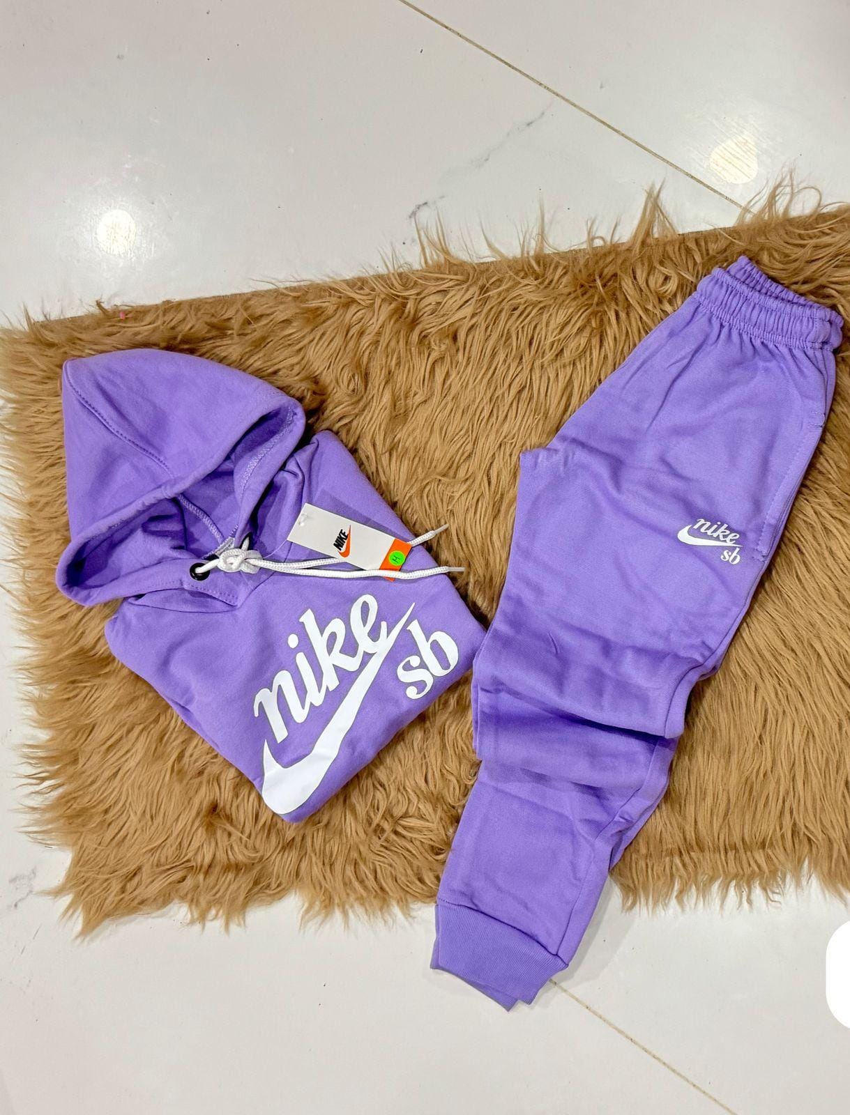 110 Morado (Nike)