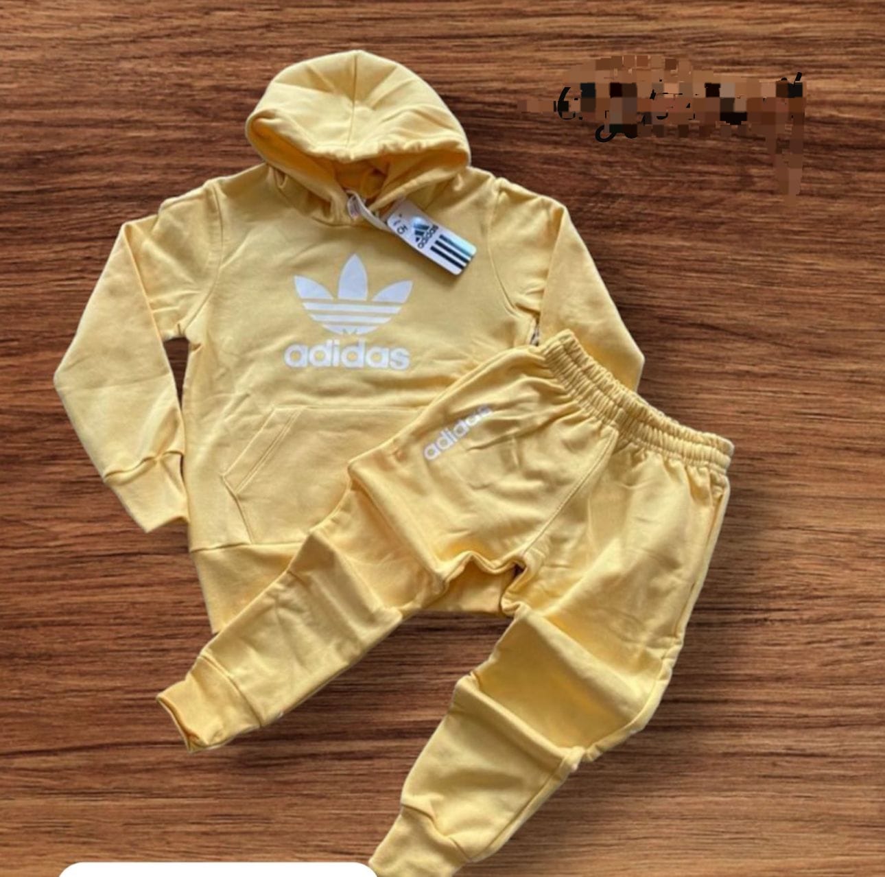 111 Amarillo (Adidas)