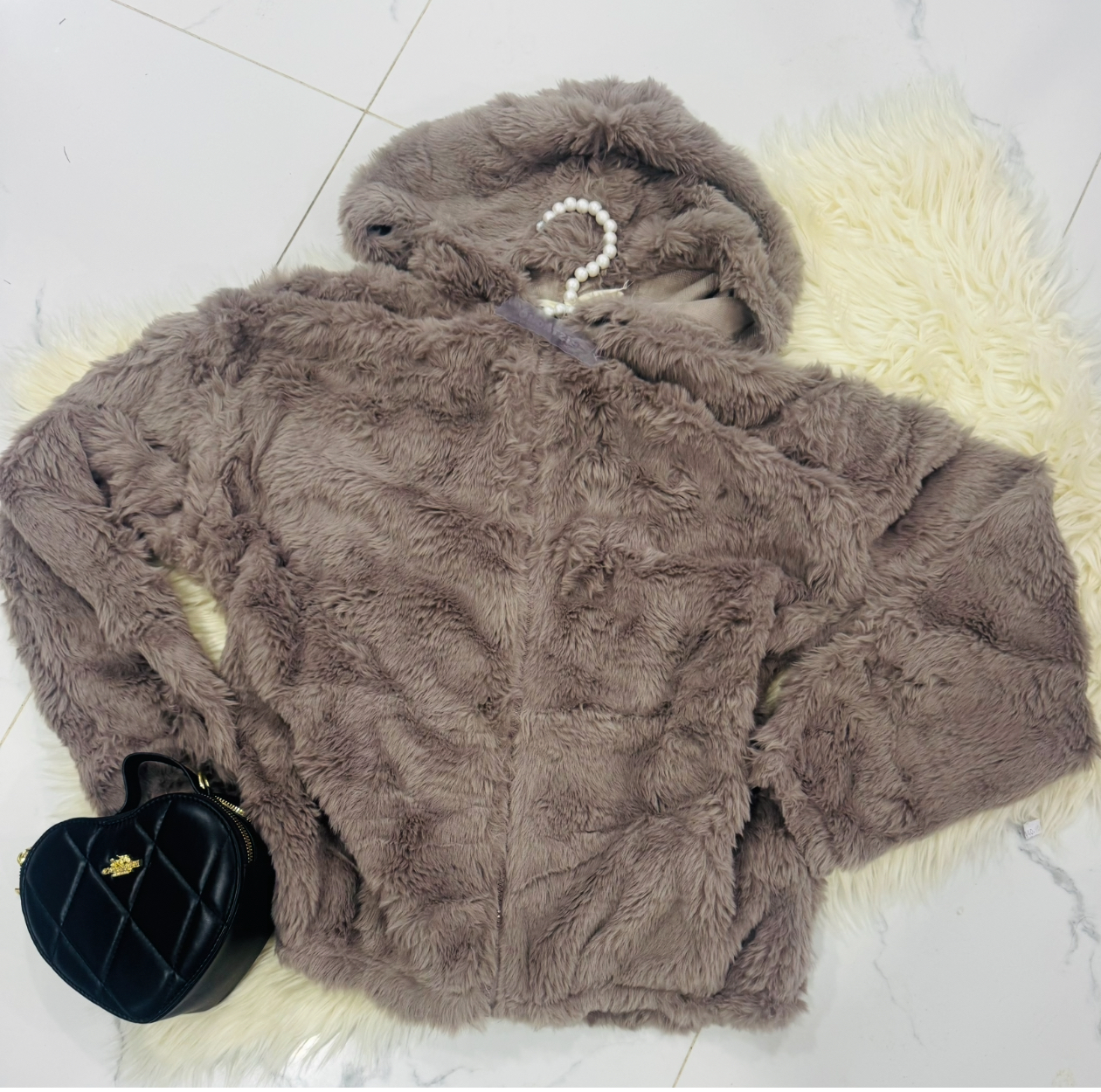 1399 Gris