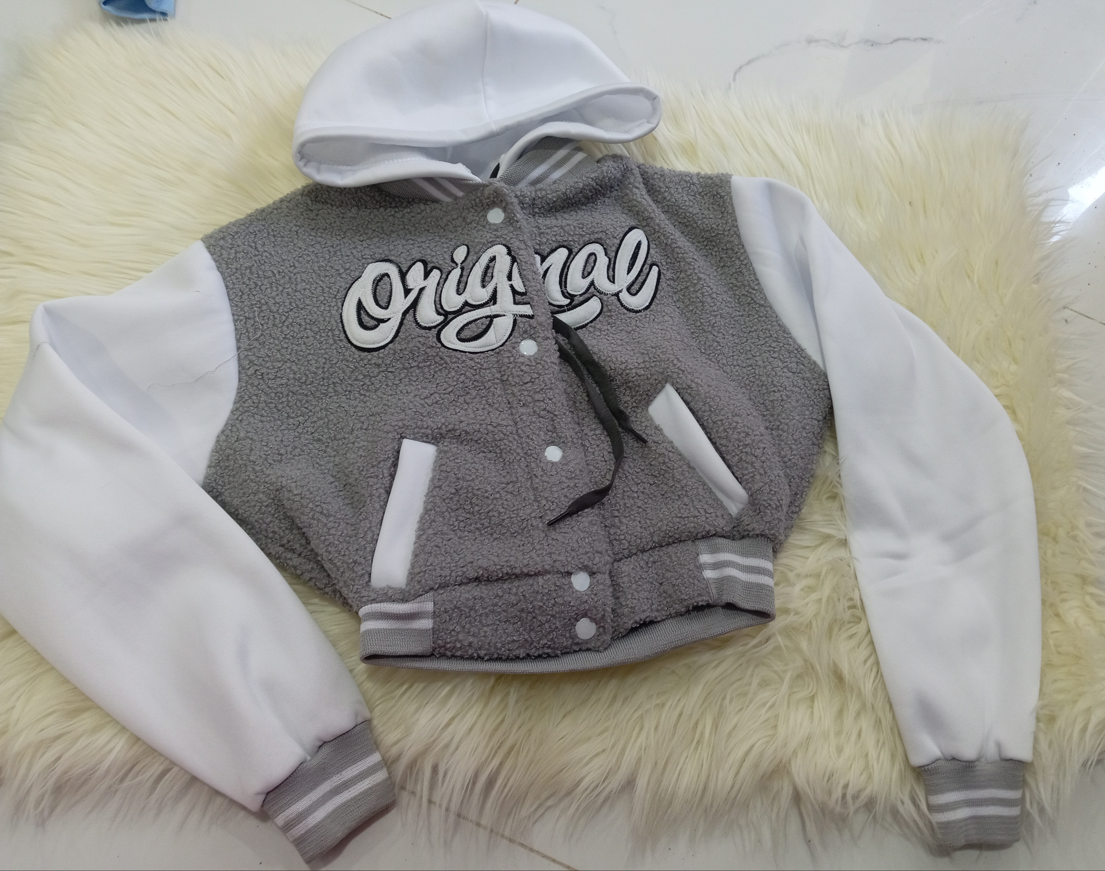 340 Gris