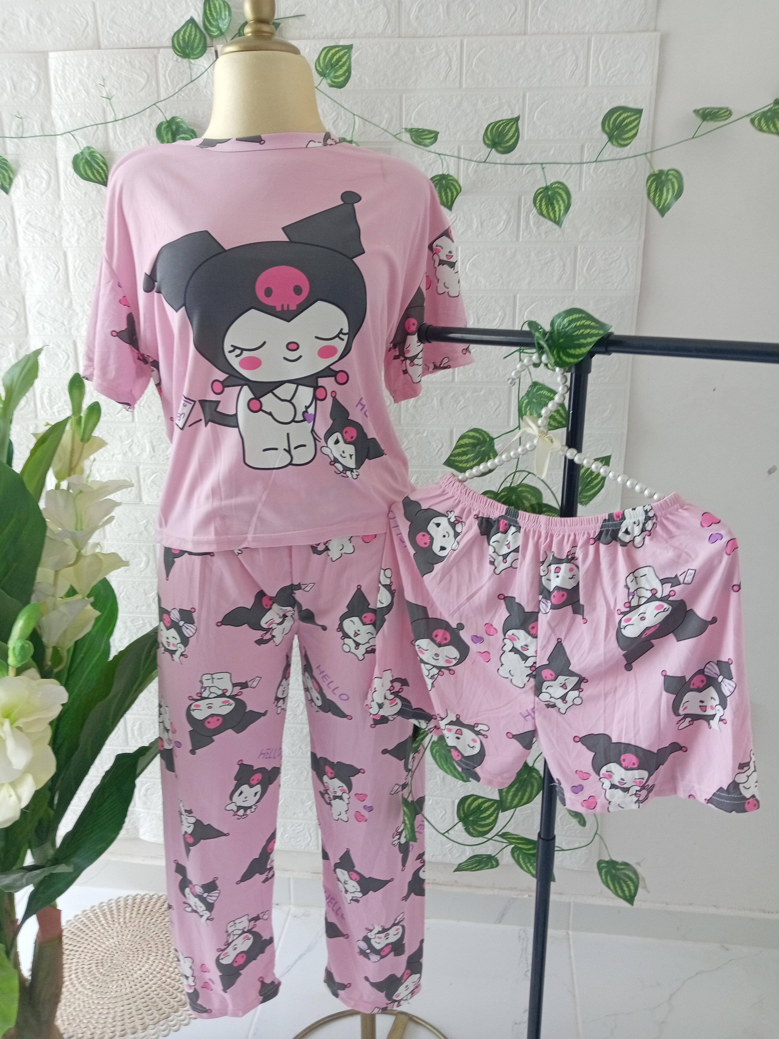 796 Kuromi risueña