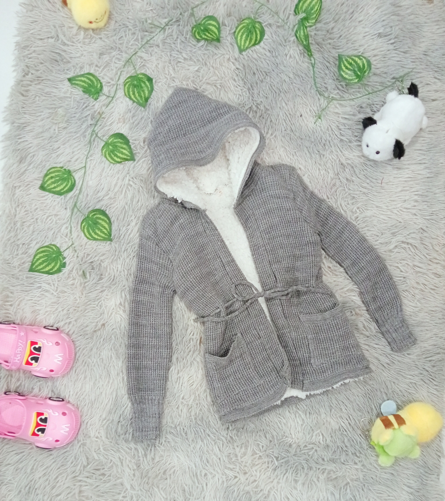 976 Gris